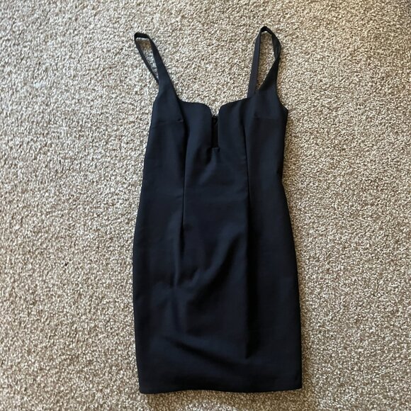 The Perfect Little Black Dress by Tobi - XS/TP - Deep Plunge Neckline - Picture 4 of 11